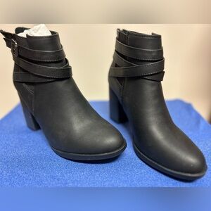 Dream Pairs Chicago Chunky Mid Heel Ankle Boot Women’s Size 7